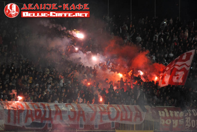 gal/2010-2011/partizan_CZ_kup/delije10.jpg